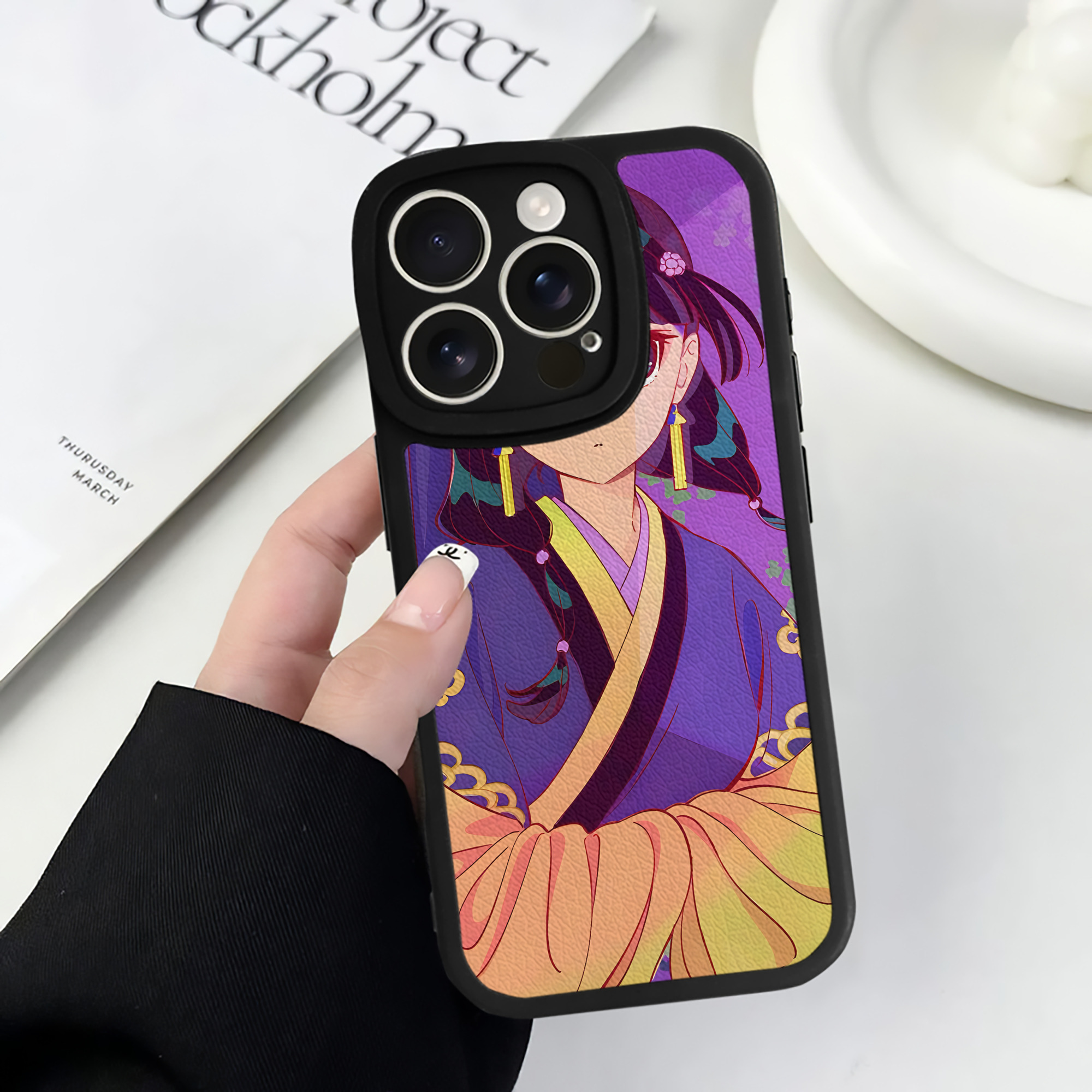 薬屋のひとりごと The Apothecary Diaries 【iPhone 16シリーズ対応】シリコンスマホケース（レザー調） 材質：シリコン